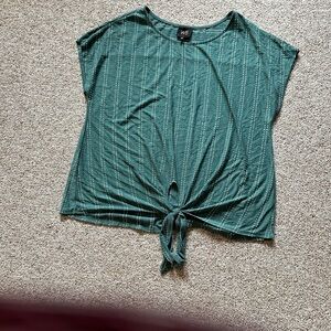 Green Tie-Front Top 2x